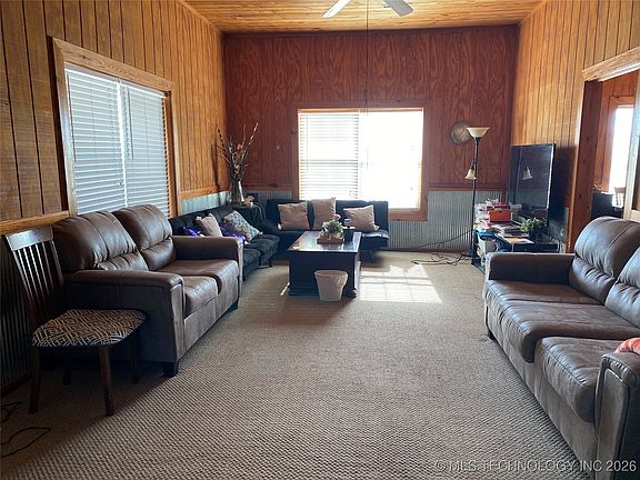 3rd image of 20218 E 430th Rd