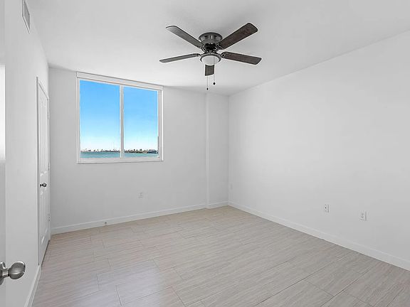 5th image of 447 NE 39th St #504