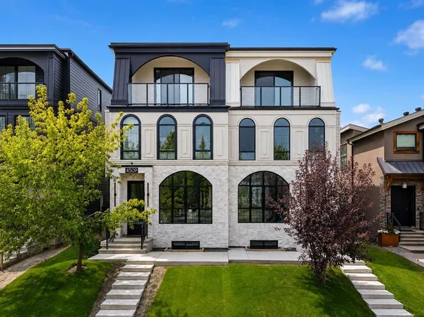 4507 E 17th St SW, Calgary, AB T2T 4R3
