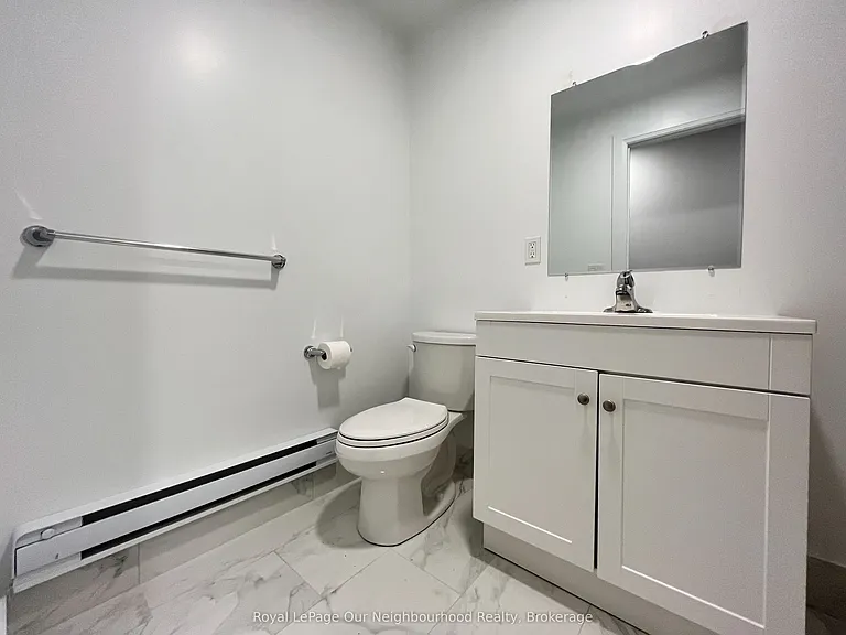 146 Bartlett Ave #LOWER — Photo 9