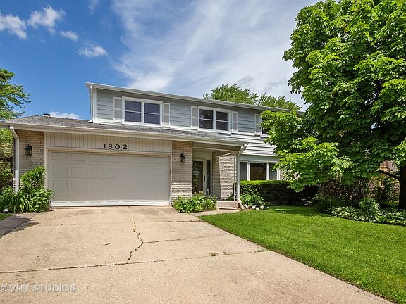 2nd image of 1802 W Catalpa Ln