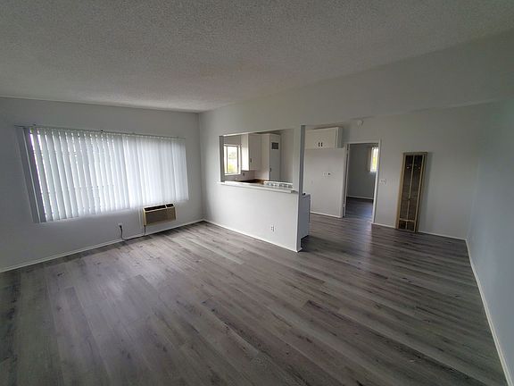 4th image of 400-404 S 5th Ave #404E