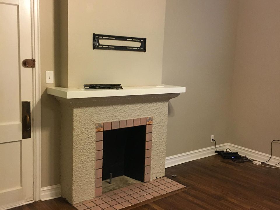 Living / Fireplace & TV mount
