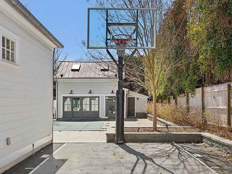 150 Madison St — Photo 21