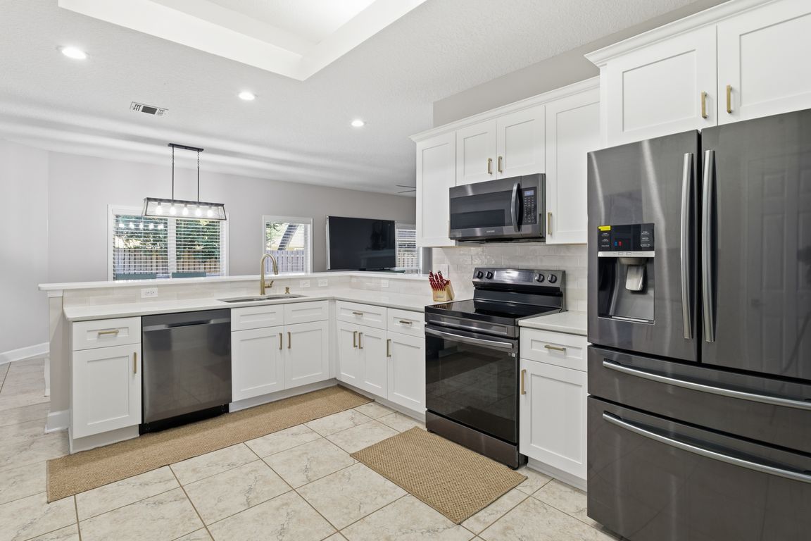 next background image