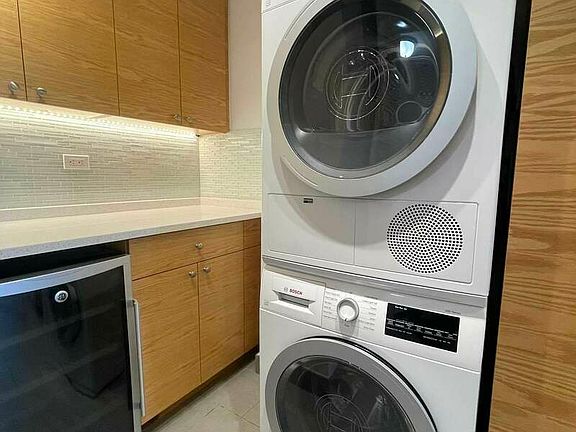 3rd image of 420 E 79th St APT 7D