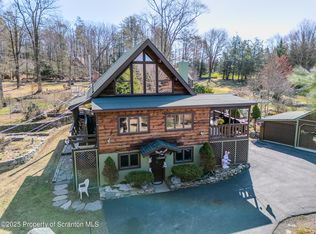 125 Frances Ln, Greentown, PA 18426