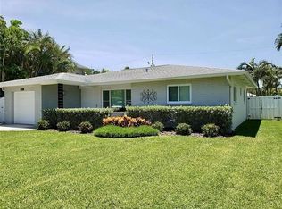 106 9th St, Belleair Beach, FL 33786