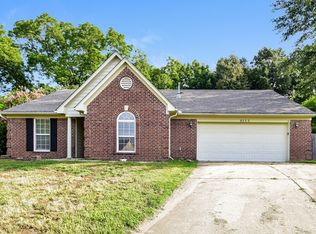 8153 Green Valley Cv, Southaven, MS 38671