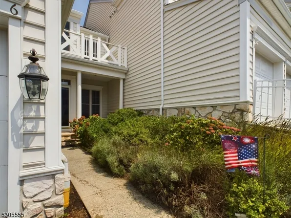6 Generals Ln, Totowa Boro, NJ 07512