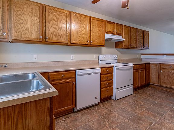 3rd image of 3011/3013 Angeles Dr