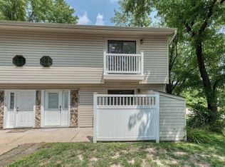 2576 Bluff View Dr #D, Fenton, MO 63026