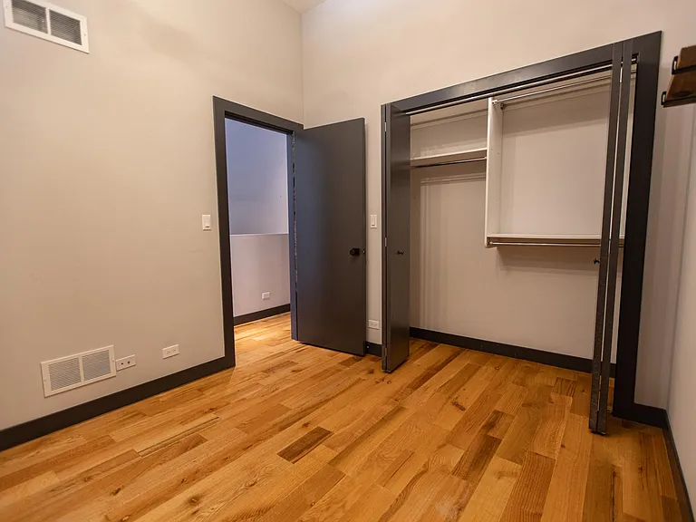 1044 W Newport Ave #1C — Photo 10