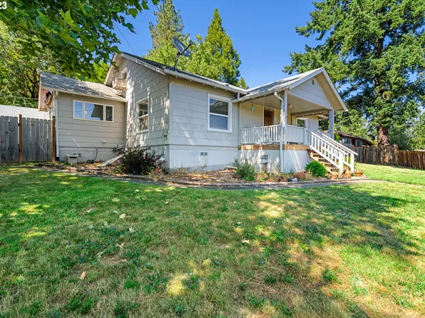 221 E 6th Ave, Sutherlin, OR 97479
