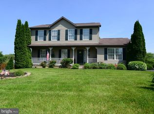 143 Lantern Ln, Stewartstown, PA 17363