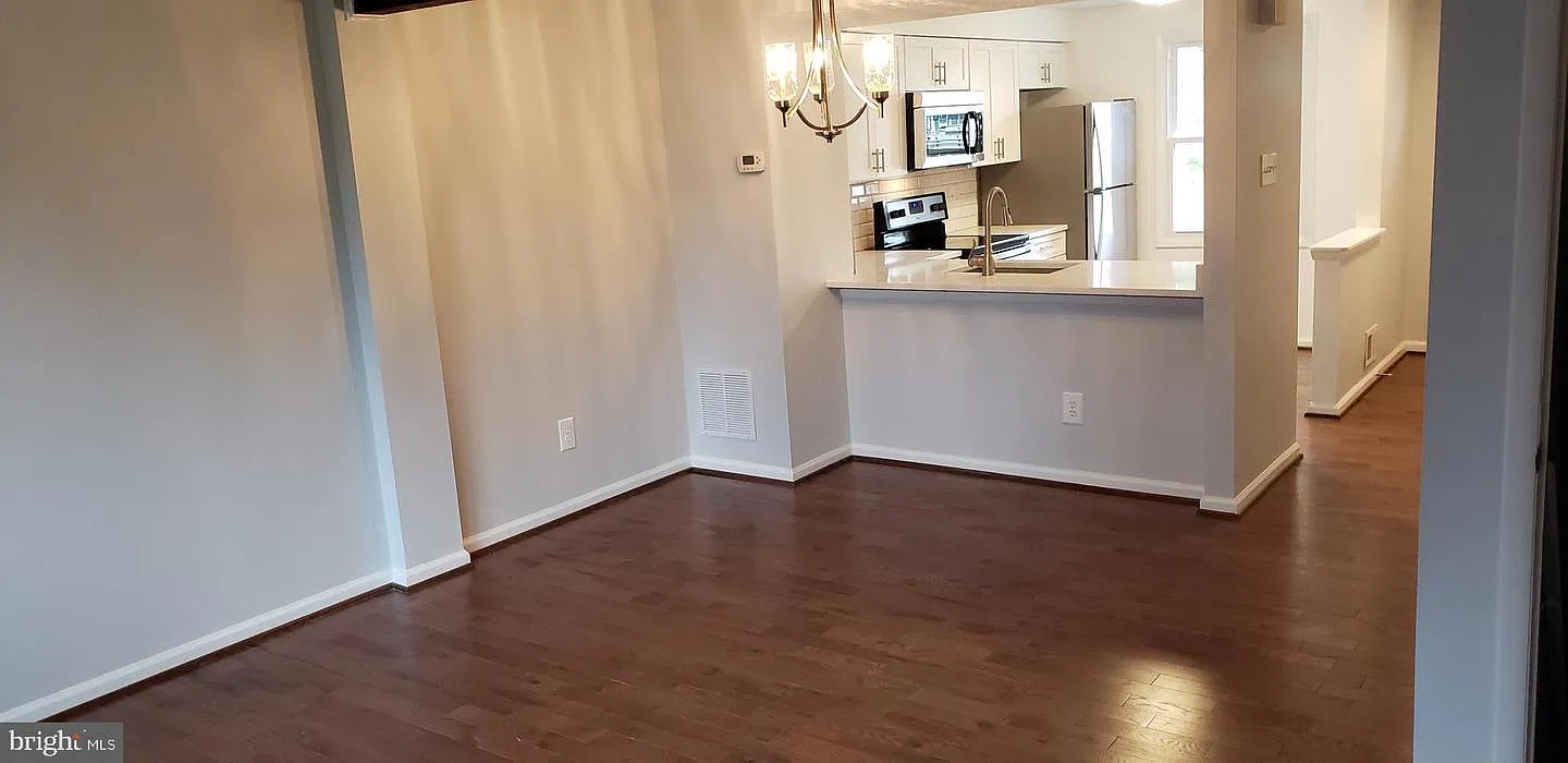 8430 Sugar Creek Ln — Photo 3