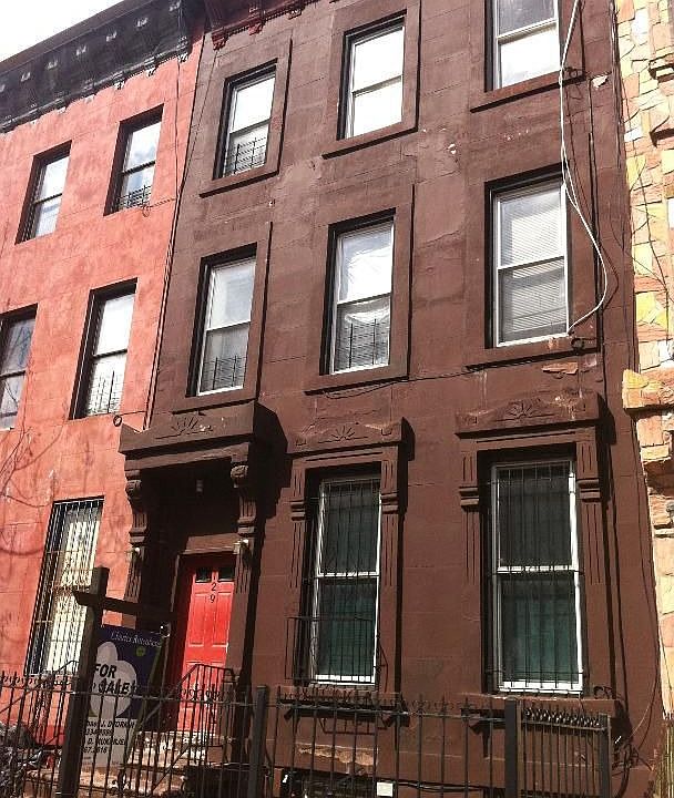 1st image of 129 Jefferson Ave