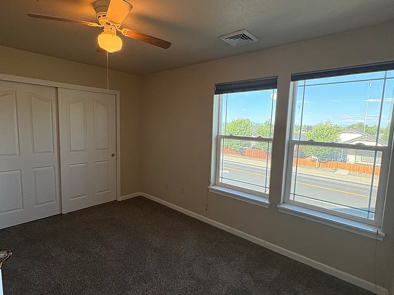 2725 SW Metolius Ave — Photo 12