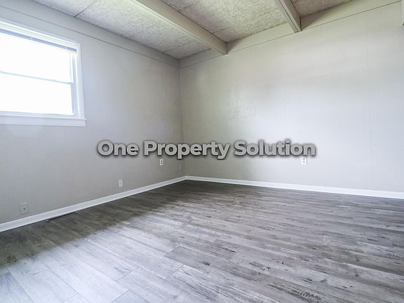 5th image of 1309 Logan St