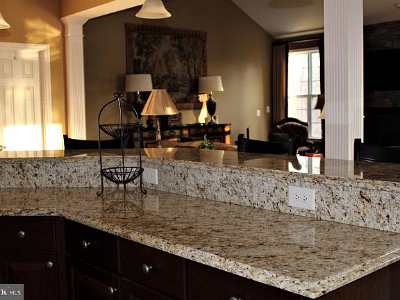 5th image of 535 Donner Way