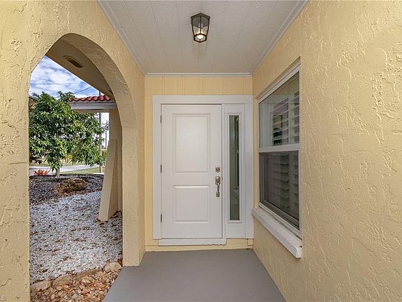 4th image of 3623 Bayview Ave