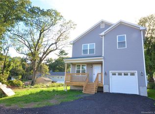 29 Infield St, Bridgeport, CT 06606