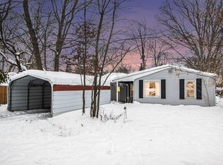 2418 Edgewood Dr, Kalamazoo, MI 49008