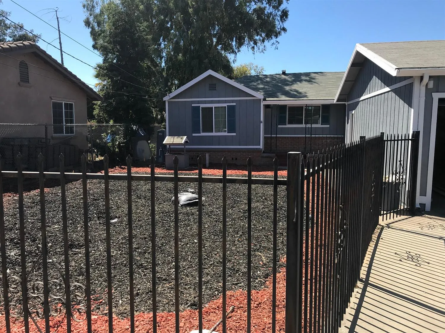 951 Flower St photo 1