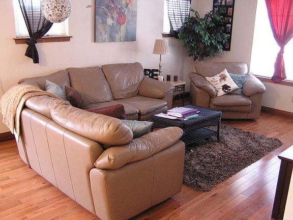 5th image of 128 Waller Ave