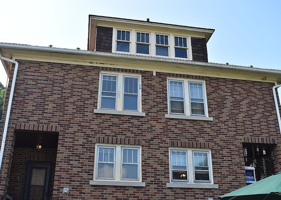 2nd image of 54 Newport St #4