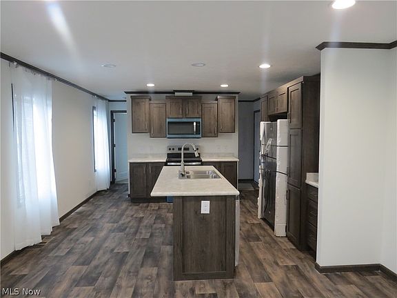 4th image of 2663 Lake Breeze Dr