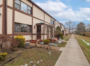 105 15th St APT A1, Garden City, NY 11530