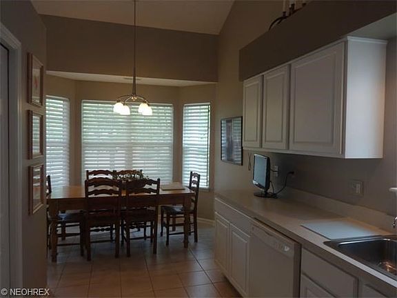 Eat-In Kitchen