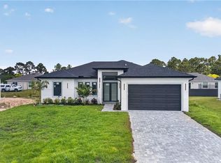 210 Pembroke St, Lehigh Acres, FL 33974