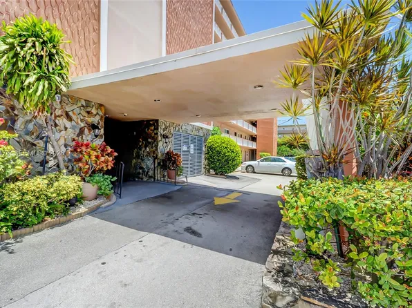301 NE 14th Ave APT 702, Hallandale, FL 33009