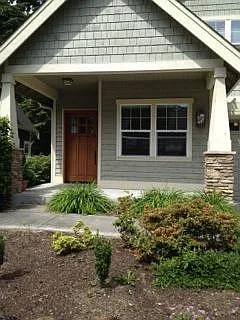 10225 NE Garibaldi Loop — Photo 2