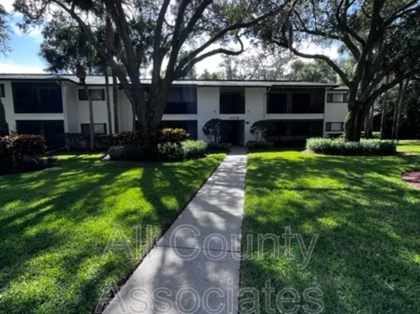 3277 Fox Chase Cir N APT 211, Palm Harbor, FL 34683