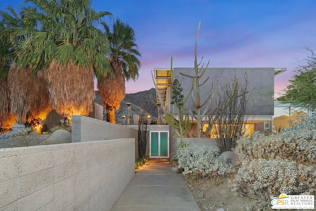 4 bed, 5.0 bath, 4310 sqft, $40,000 — Photo 3