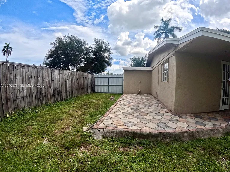 5720 SW 38th Ct — Photo 36