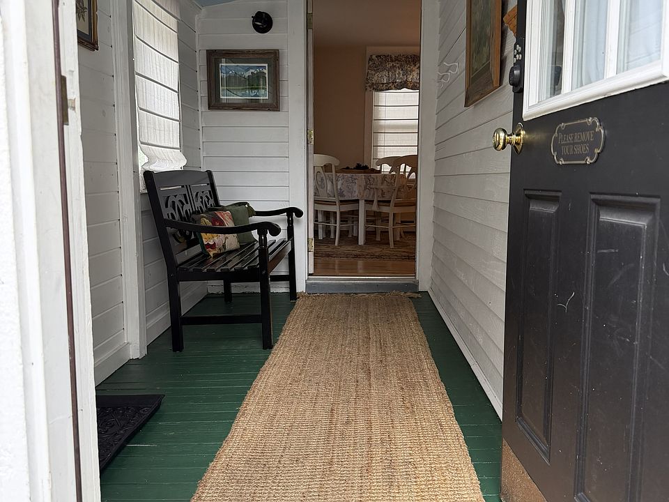 1st image of 75 Pine St