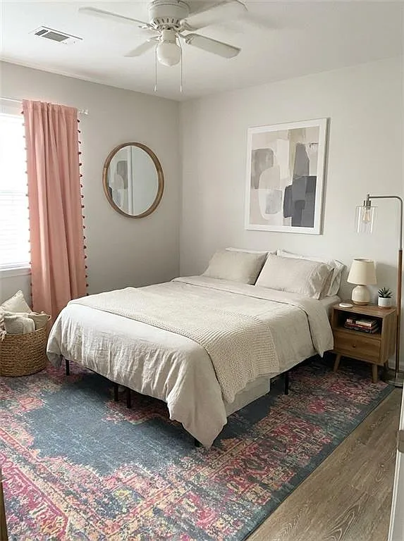 2 bed, 1.0 bath, 800 sqft, $1,750 — Photo 2