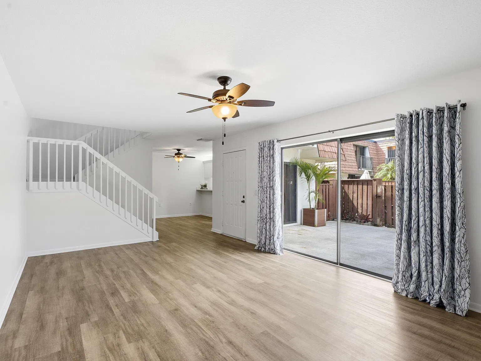 2 bed, 2.5 bath, 1236 sqft, $2,300 — Photo 3