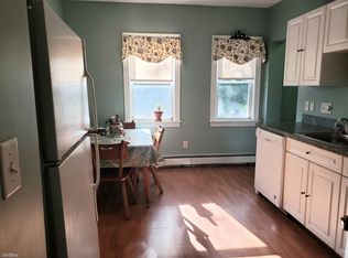 3 Gardner Pl, West Roxbury, MA 02132