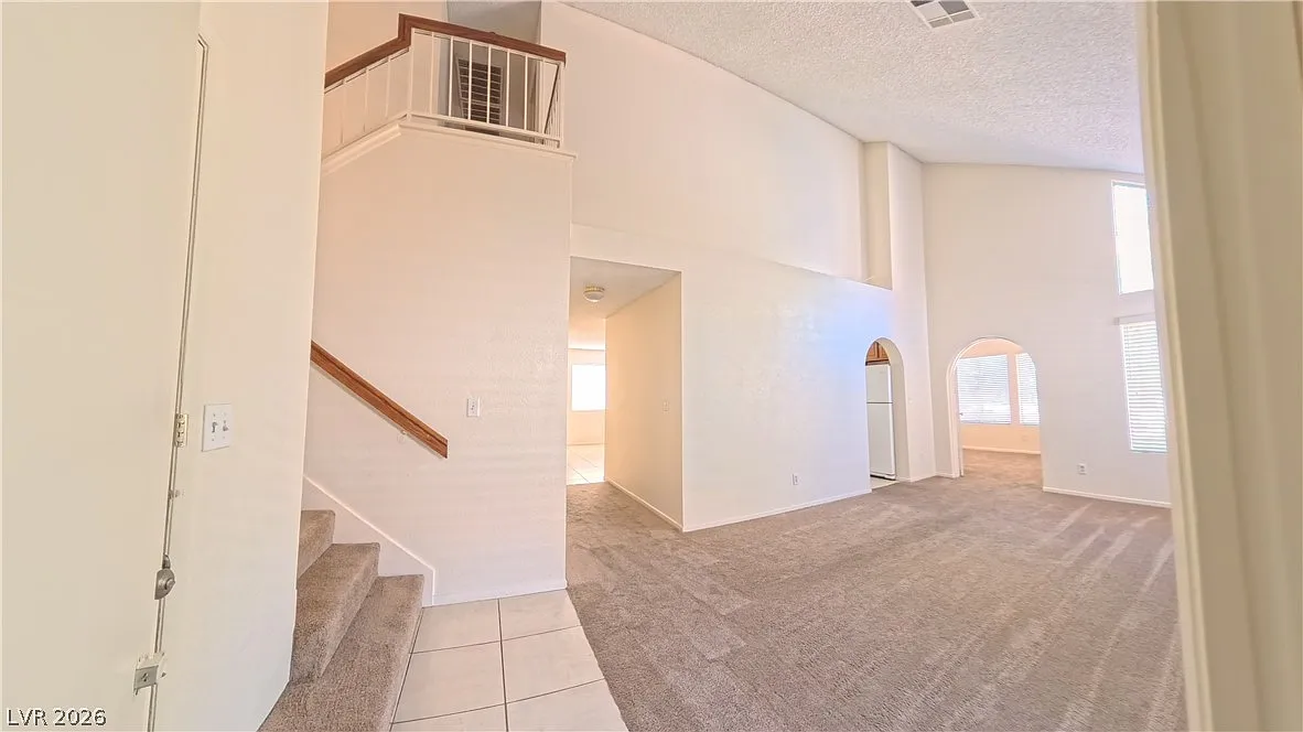 4 bed, 3.0 bath, 2132 sqft, $2,050 — Photo 2