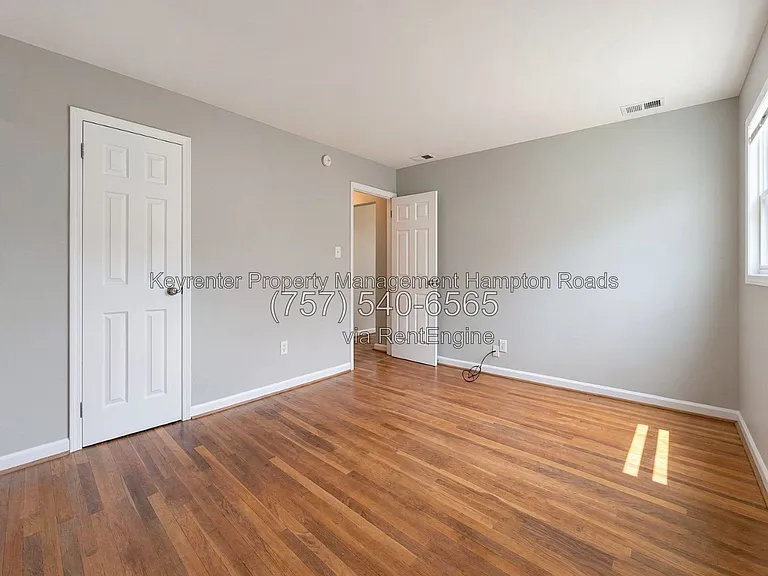 711 Marcus St — Photo 7