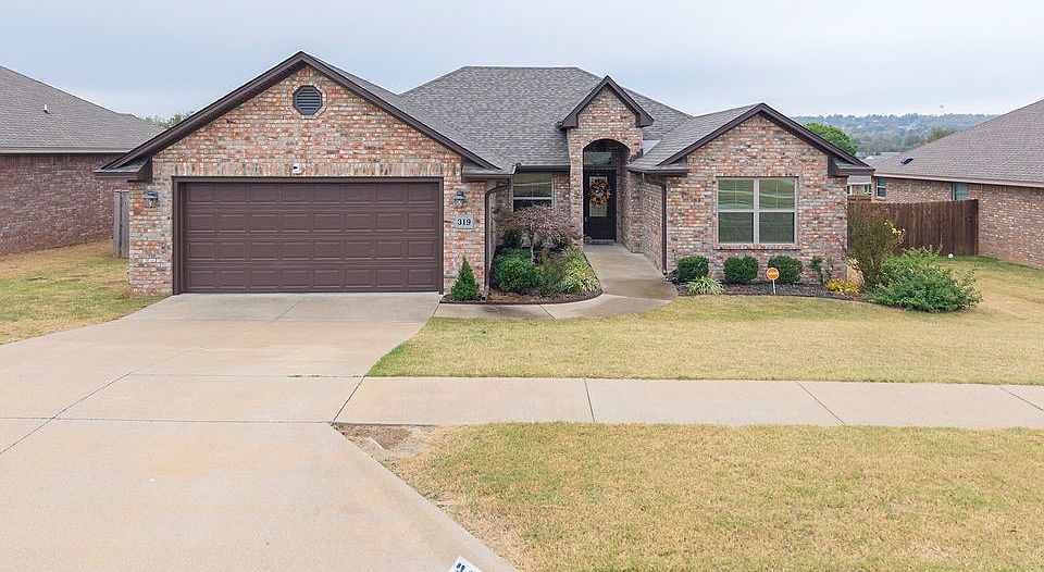 1st image of 319 Copsey Dr