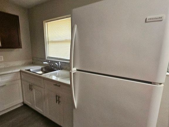 4th image of 3022 Guava St