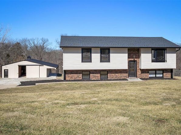 719 Green Ridge Dr, Catawissa, MO 63015