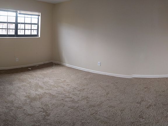 4th image of 324 Southwind Dr APT 2
