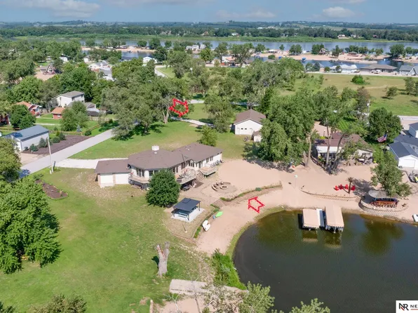 4011 Lakeview Dr, Cedar Creek, NE 68016